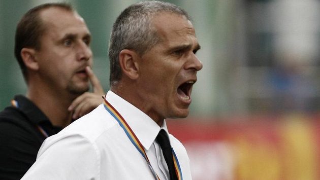 Vítězslav Lavička, trenér fotbalistů pražské Sparty, se právem rozčiloval. Vítězslav Lavička, trenér fotbalistů pražské Sparty, se právem rozčiloval.