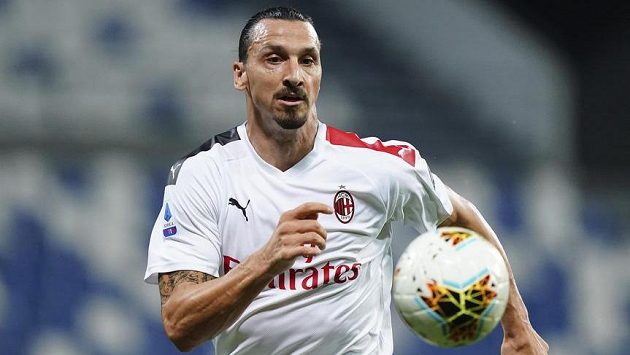 Zlatan Ibrahimovic z AC Milán při utkání se Sassuolem. Zlatan Ibrahimovic z AC Milán při utkání se Sassuolem.
