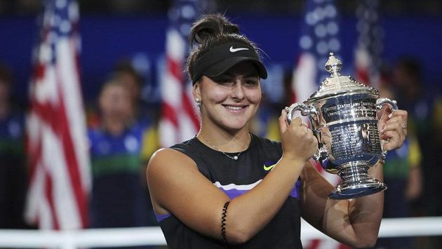 Kanaďanka Bianca Andreescuová po loňské finálové výhře při US Open nad Serenou Williamsovou. Kanaďanka Bianca Andreescuová po loňské finálové výhře při US Open nad Serenou Williamsovou.