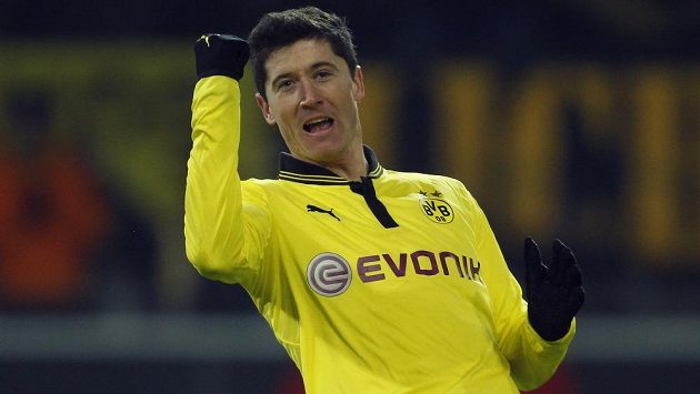 Polák Robert Lewandowski je prý na seznamu letních posil Bayernu Mnichov nejvýše. Polák Robert Lewandowski je prý na seznamu letních posil Bayernu Mnichov nejvýše.