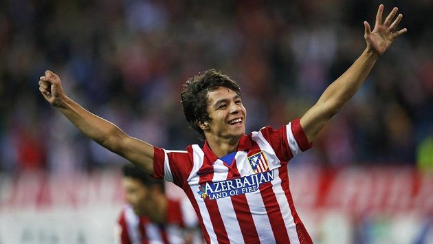 Oliver Torres z Atlétika Madrid slaví gól proti Betisu Sevilla. Oliver Torres z Atlétika Madrid slaví gól proti Betisu Sevilla.