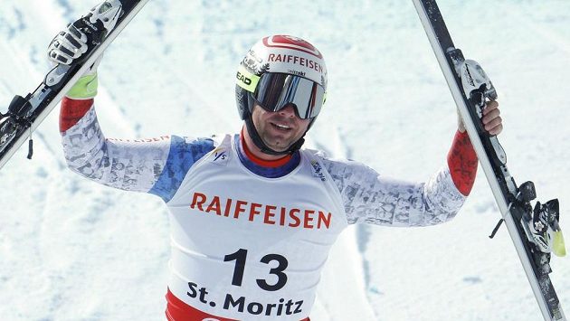 Beat Feuz po triumfu na MS ve sjezdu. Beat Feuz po triumfu na MS ve sjezdu.