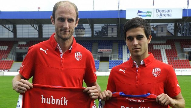 Nové posily Viktorie Plzeň. Roman Hubník (vlevo) a Martin Pospíšil. Nové posily Viktorie Plzeň. Roman Hubník (vlevo) a Martin Pospíšil.