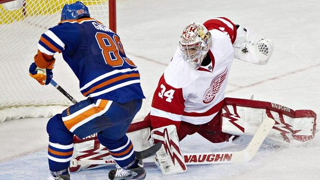 Gagner z Edmontonu si na brankáře Red Wings Mrázka nepřišel. Gagner z Edmontonu si na brankáře Red Wings Mrázka nepřišel.