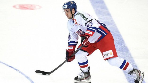 Český útočník Jan Kovář do dnešního zápasu s Ruskem kvůli nemoci nenastoupí. Český útočník Jan Kovář do dnešního zápasu s Ruskem kvůli nemoci nenastoupí.