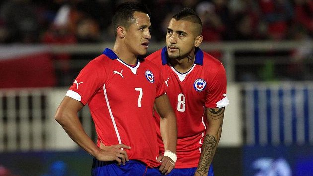 Alexis Sánchez a Arturo Vidal (vpravo) - dva nejlepší chilští fotbalisté ve výběru pro světový šampionát v Brazílii. Alexis Sánchez a Arturo Vidal (vpravo) - dva nejlepší chilští fotbalisté ve výběru pro světový šampionát v Brazílii.