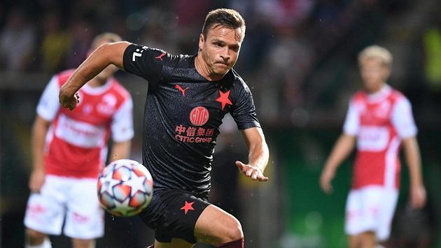Útočník Slavie Stanislav Tecl během utkání 3. kola Fortuna ligy proti FK Pardubice. Ilustrační foto. Útočník Slavie Stanislav Tecl během utkání 3. kola Fortuna ligy proti FK Pardubice. Ilustrační foto.
