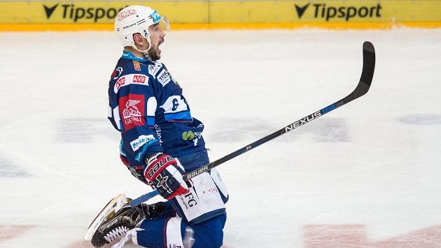 Obránce Brna Jozef Kováčik oslavuje vítězný gól na 3:2 v prodloužení proti Spartě. Obránce Brna Jozef Kováčik oslavuje vítězný gól na 3:2 v prodloužení proti Spartě.