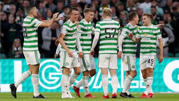 Fotbalisté Celtiku se radují z branky v utkání 3. předkola Evropské ligy proti Jablonci. Fotbalisté Celtiku se radují z branky v utkání 3. předkola Evropské ligy proti Jablonci.