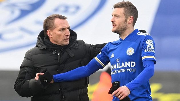 Manažer Leicesteru Brendan Rodgers se největším klenotem týmu, kanonýrem Jamiem Vardym. Manažer Leicesteru Brendan Rodgers se největším klenotem týmu, kanonýrem Jamiem Vardym.