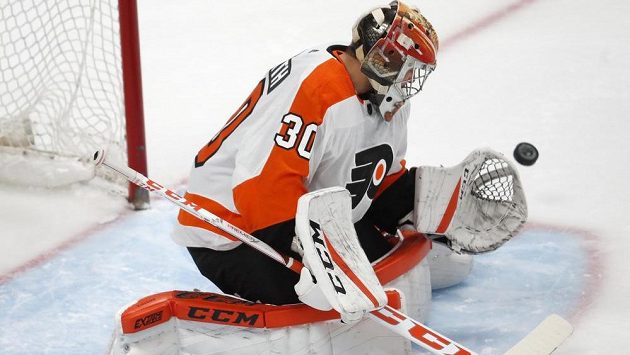 Český brankář Michal Neuvirth. Český brankář Michal Neuvirth.
