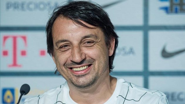 Slovenský trenér libereckých fotbalistů Zsolt Hornyák. Slovenský trenér libereckých fotbalistů Zsolt Hornyák.