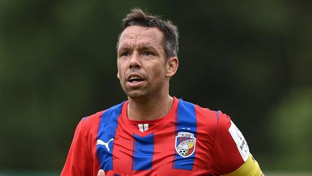 Plzeňský záložník Pavel Horváth si zahrál za Domažlice. Plzeňský záložník Pavel Horváth si zahrál za Domažlice.