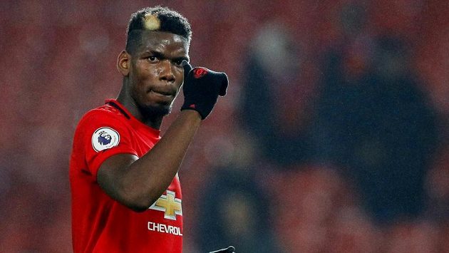 Paul Pogba by podle anglického listu The Sun mohl v lédnu odejít z Manchesteru United. Zájem o jeho služby mají Juventus a Real Madrid. Paul Pogba by podle anglického listu The Sun mohl v lédnu odejít z Manchesteru United. Zájem o jeho služby mají Juventus a Real Madrid.