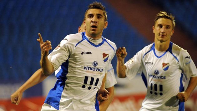 Ostravský fotbalista Davor Kukec se raduje z gólu. Ostravský fotbalista Davor Kukec se raduje z gólu.