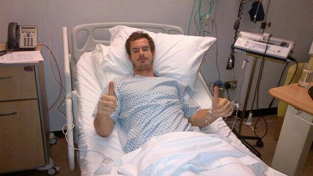 Britský tenista Andy Murray se zotavuje po operaci zad. Britský tenista Andy Murray se zotavuje po operaci zad.