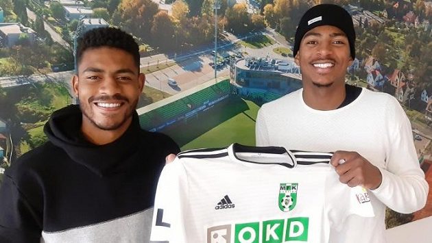 Eduardo Gonzaga Mendes Santos a Jean Mangabeira da Silva budou definitivně v jarní části oblékat dres MFK Karviná. Eduardo Gonzaga Mendes Santos a Jean Mangabeira da Silva budou definitivně v jarní části oblékat dres MFK Karviná.