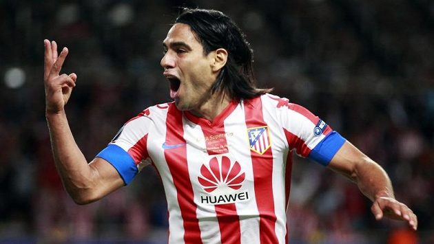 Radamel Falcao z Atlétika Madrid vstřelil v Superpoháru Chelsea tři góly. Radamel Falcao z Atlétika Madrid vstřelil v Superpoháru Chelsea tři góly.