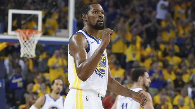 Kevin Durant (35) z Golden State při utkání s Houstonem. Kevin Durant (35) z Golden State při utkání s Houstonem.