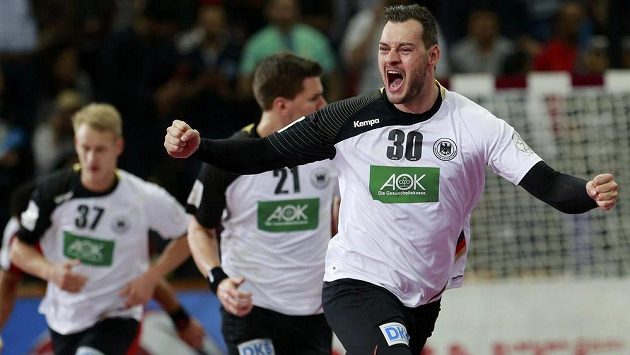 Radující se německý házenkář Jens Schöngarth. Radující se německý házenkář Jens Schöngarth.