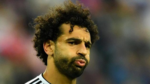Egyptský kanonýr Mohamed Salah se dlouho v utkání MS proti Rusku tvářil nespokojeně. Egyptský kanonýr Mohamed Salah se dlouho v utkání MS proti Rusku tvářil nespokojeně.