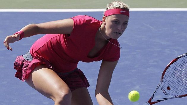 Petra Kvitová v utkání s Ukrajinkou Elinou Svitolinovou ve druhém kole turnaje v Cincinnati. Petra Kvitová v utkání s Ukrajinkou Elinou Svitolinovou ve druhém kole turnaje v Cincinnati.