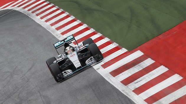 Lewis Hamilton při kvalifiakci GP Rakouska Lewis Hamilton při kvalifiakci GP Rakouska