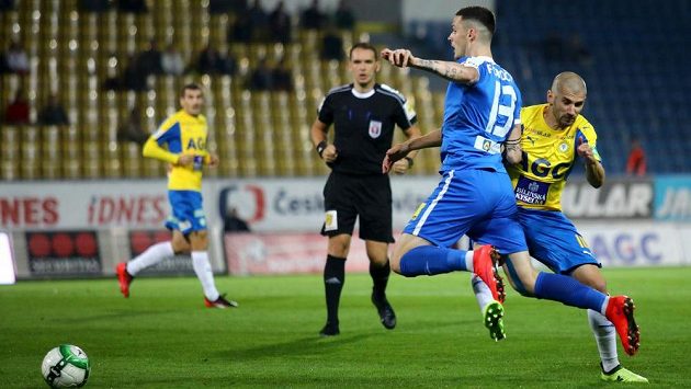 Jan Rezek (vpravo) z Teplic a liberecký Roman Potočný. Jan Rezek (vpravo) z Teplic a liberecký Roman Potočný.