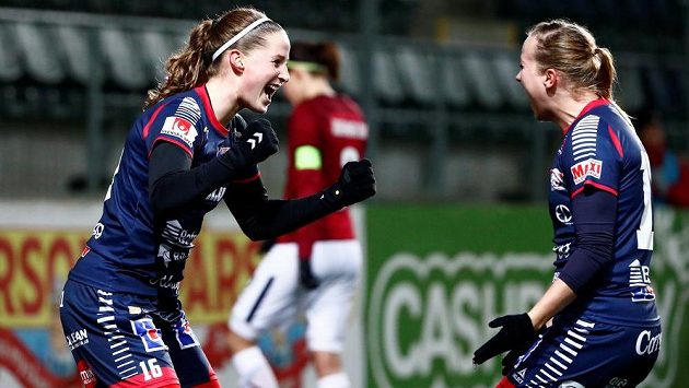 Radost fotbalistek Linköpingu z gólu v odvetném zápase Ligy mistryň proti Spartě. Radost fotbalistek Linköpingu z gólu v odvetném zápase Ligy mistryň proti Spartě.