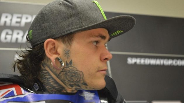 Britský plochodrážník Tai Woffinden po GP v Praze. Britský plochodrážník Tai Woffinden po GP v Praze.