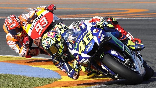 Ital Valentino Rossi a Marc Marquez ze Španělska ve Valencii. Ilustrační snímek. Ital Valentino Rossi a Marc Marquez ze Španělska ve Valencii. Ilustrační snímek.