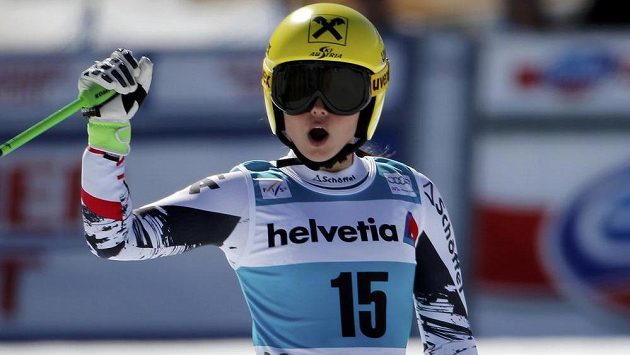 Rakouská lyžařka Anna Fenningerová vyhrála poprvé Světový pohár. Rakouská lyžařka Anna Fenningerová vyhrála poprvé Světový pohár.