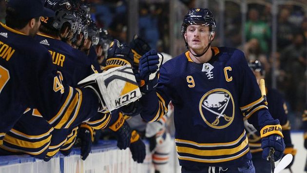 Jack Eichel (9) z Buffala. Jack Eichel (9) z Buffala.