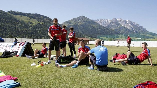 Čeští fotbalisté na soustředění v Kranzachu před ME. Čeští fotbalisté na soustředění v Kranzachu před ME.