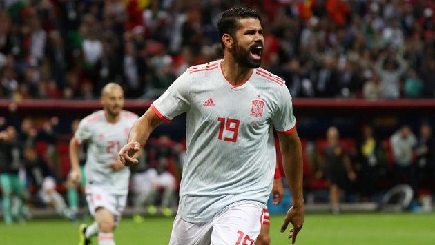 Španělé se dočkali. Se štěstím skóre proti Íránu otevřel Diego Costa. Španělé se dočkali. Se štěstím skóre proti Íránu otevřel Diego Costa.