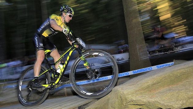 Tomáš Paprstka při exhibičním závodu v short tracku během SP v Novém Městě na Moravě. Tomáš Paprstka při exhibičním závodu v short tracku během SP v Novém Městě na Moravě.