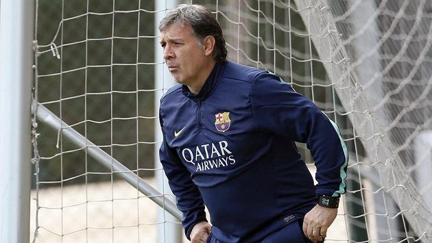 Trenér fotbalistů Barcelony Gerardo "Tata" Martino. Trenér fotbalistů Barcelony Gerardo "Tata" Martino.