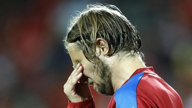 Smutný Jaroslav Plašil po porážce s Tureckem na mistrovství Evropy. Smutný Jaroslav Plašil po porážce s Tureckem na mistrovství Evropy.