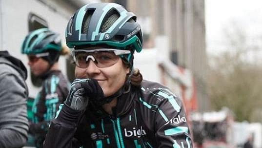 Švýcarská cyklistka Nicole Hanselmannová doplatila na Omloop Het Nieuwsblad na svoje ostré tempo z úvodu. Švýcarská cyklistka Nicole Hanselmannová doplatila na Omloop Het Nieuwsblad na svoje ostré tempo z úvodu.