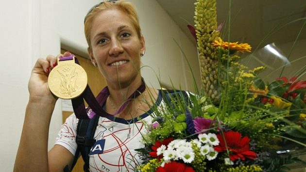 Zlatá skifařka Miroslava Knapková po příletu z olympijských her Zlatá skifařka Miroslava Knapková po příletu z olympijských her