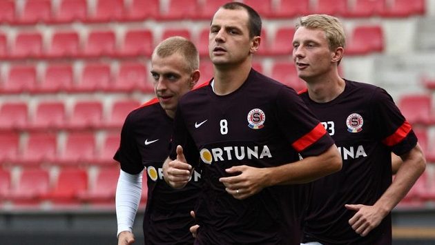 Zleva Jiří Skalák, Marek Matějovský a Ladislav Krejčí na tréninku. Zleva Jiří Skalák, Marek Matějovský a Ladislav Krejčí na tréninku.
