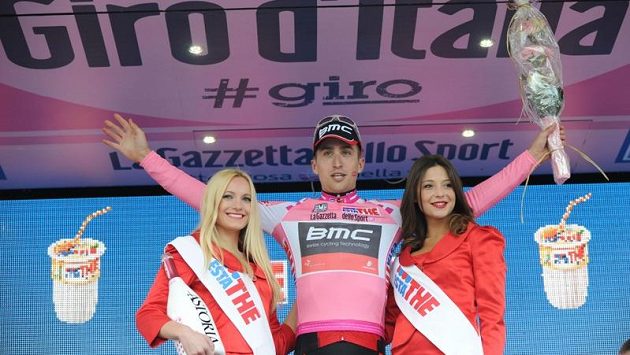 Taylor Phinney v růžovém dresu lídra Gira d´Italia. Taylor Phinney v růžovém dresu lídra Gira d´Italia.