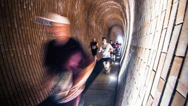 City Cross Run Prague je nevšedními běžeckými zážitky doslova prošpikován. City Cross Run Prague je nevšedními běžeckými zážitky doslova prošpikován.
