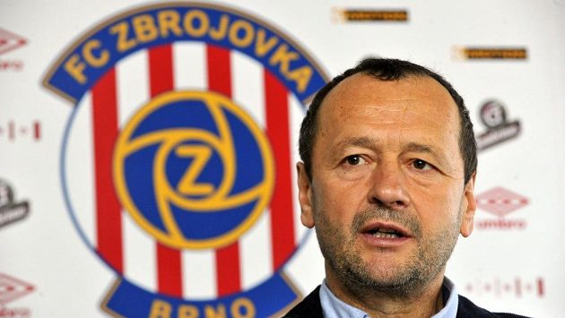 Sportovní ředitel fotbalového týmu Zbrojovky Brno Zdeněk Kudela na tiskové konferenci. Sportovní ředitel fotbalového týmu Zbrojovky Brno Zdeněk Kudela na tiskové konferenci.