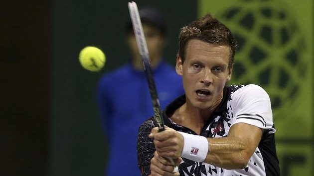 Český tenista Tomáš Berdych ve finálovém duelu v Dauhá. Český tenista Tomáš Berdych ve finálovém duelu v Dauhá.