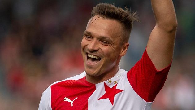 Stanislav Tecl ze Slavie se raduje z hattricku. Proti Skotům nejspíš nebude chybět... Stanislav Tecl ze Slavie se raduje z hattricku. Proti Skotům nejspíš nebude chybět...