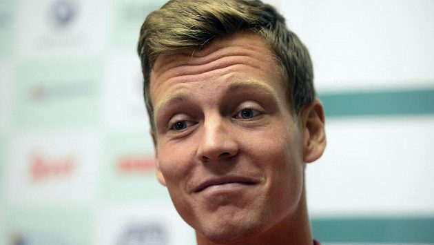 Český tenista Tomáš Berdych na srazu českého daviscupového týmu před pražským semifinále s Argentinou. Český tenista Tomáš Berdych na srazu českého daviscupového týmu před pražským semifinále s Argentinou.