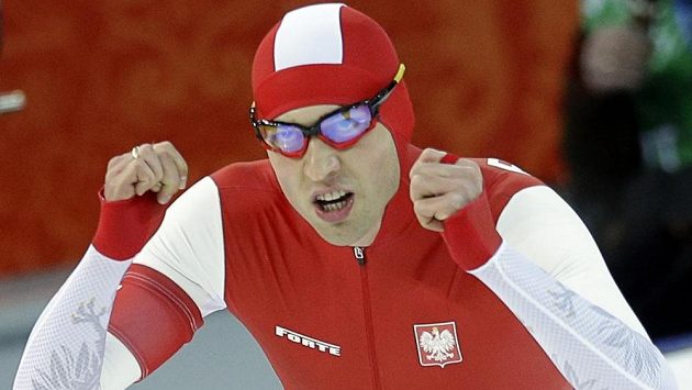 Polský rychlobruslař Zbigniew Bródka vyhrál v Soči olympijský závod na 1500 metrů. Polský rychlobruslař Zbigniew Bródka vyhrál v Soči olympijský závod na 1500 metrů.