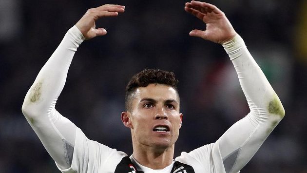 Byla to jeho noc! Cristiano Ronaldo hattrickem posunul Juventus do čtvrtfinále Ligy mistrů. Byla to jeho noc! Cristiano Ronaldo hattrickem posunul Juventus do čtvrtfinále Ligy mistrů.