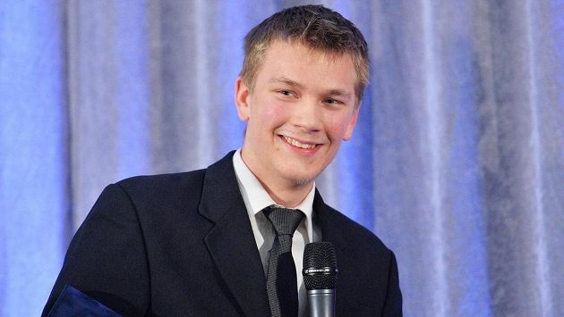 Litvínovský hokejový brankář Patrik Spěšný obdržel hlavní cenu Českého klubu fair play za rok 2014. Litvínovský hokejový brankář Patrik Spěšný obdržel hlavní cenu Českého klubu fair play za rok 2014.